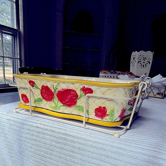 2.5 QT Old World Rose Presentable Serviceware RARE All YELLOW Rare - Picture 2 of 12